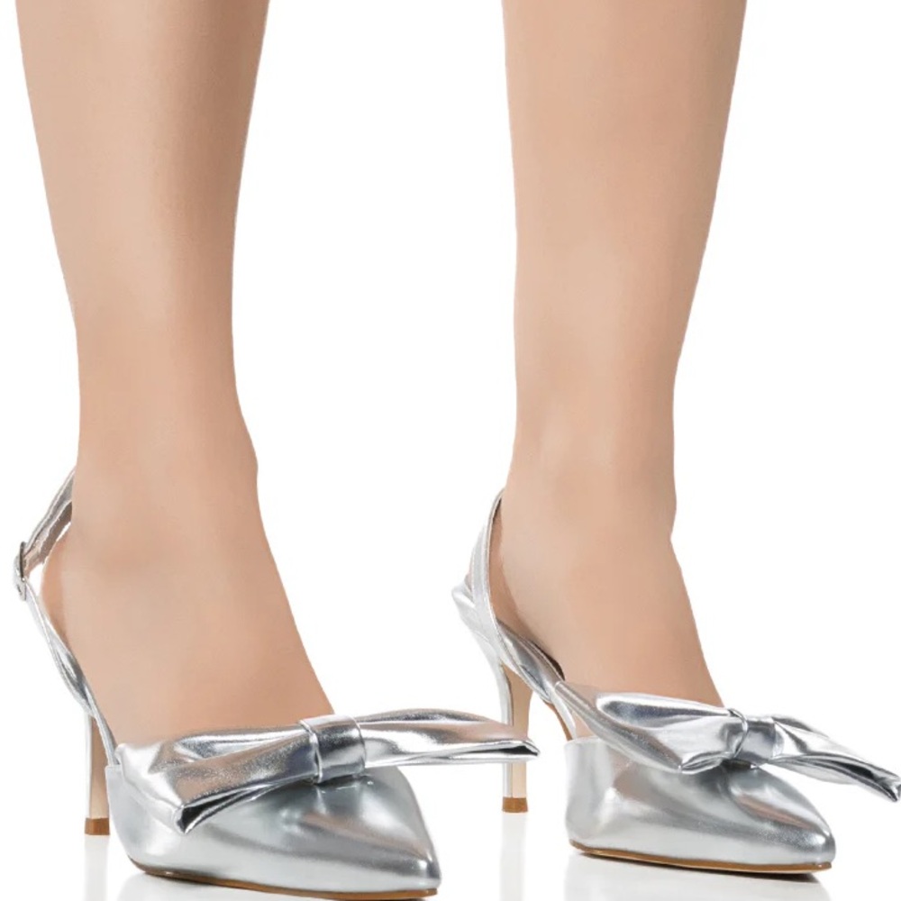 AZALEA WANG Silver Bow High Heel Pumps